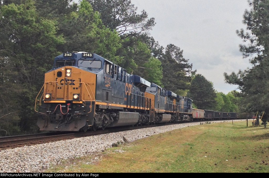 CSX 3143, 3030, and 76 wait for green